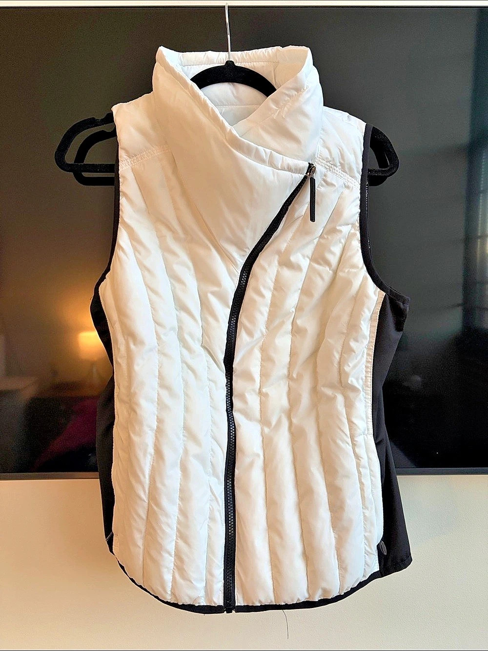 Calvin Klein Performance puffer vest Quilted Vest in White & Black